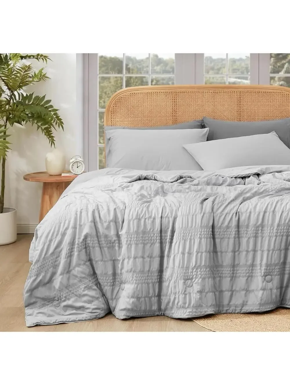 NEW  COZY BLISS Gray Seersucker King Size Cooling comforter